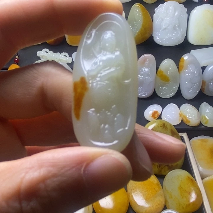 ℳ***࿐和田玉未镶嵌颈饰