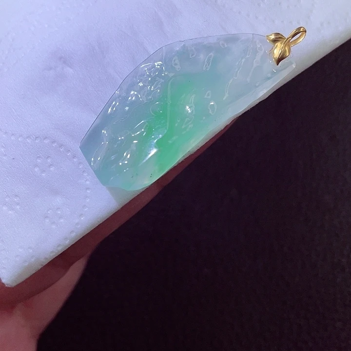 翡翠18K金镶嵌颈饰翡翠