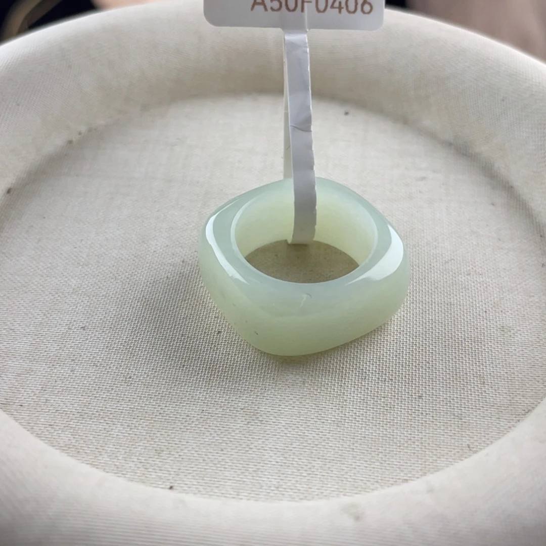 和田玉（糖玉）未镶嵌戒圈