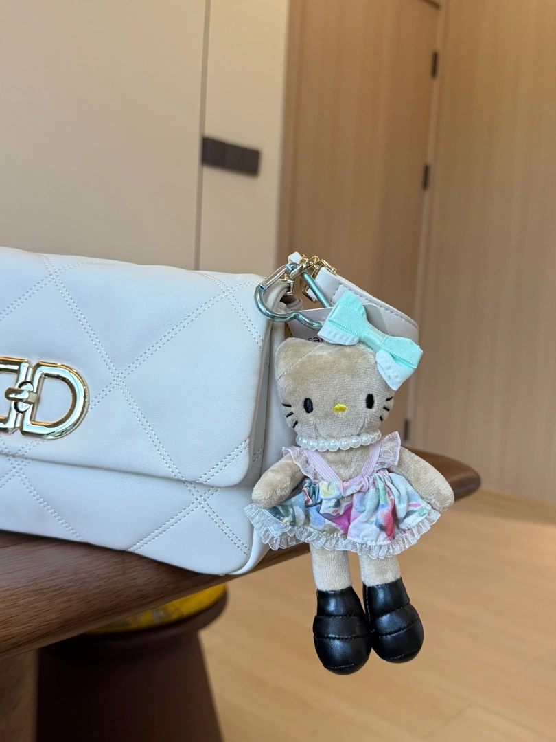小香风Hellokitty包包挂件可爱毛绒公仔