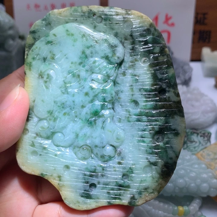 翡翠未镶嵌颈饰保真天然A货翡翠