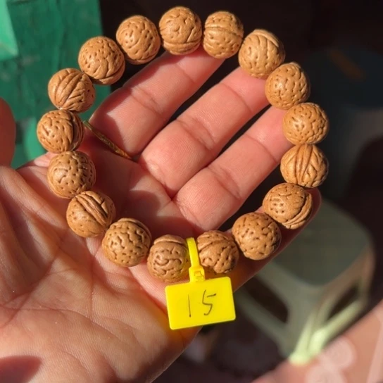 木质野生桃核手串