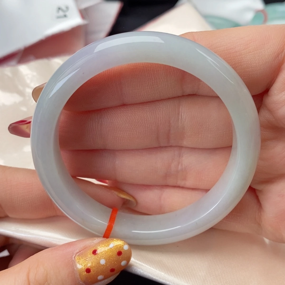 翡翠手镯未镶嵌55圈