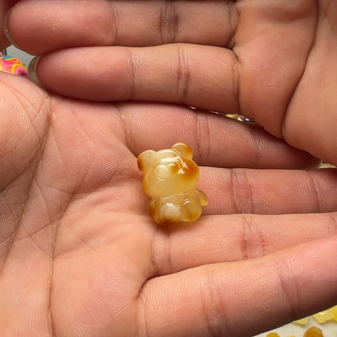 未镶嵌颈饰蜜蜡妹*，俏色小熊提溜吊坠（打孔不退换）