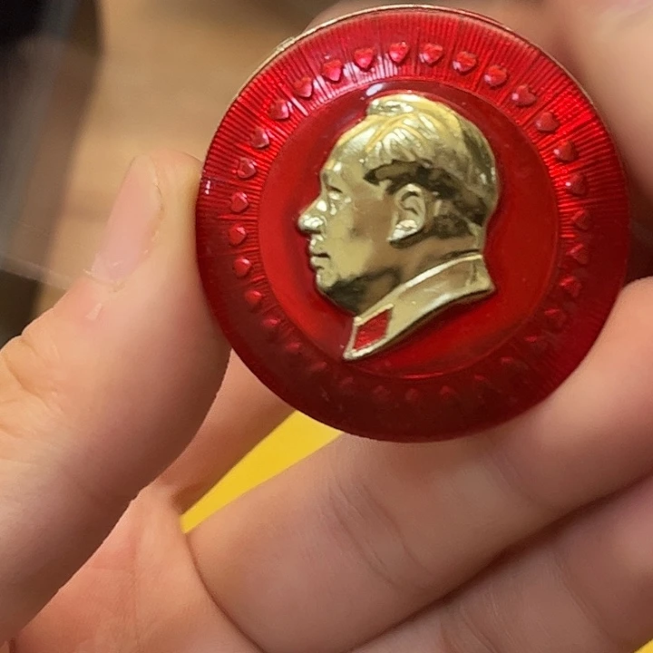 等***吧像章一一一一一一一高贵轻言