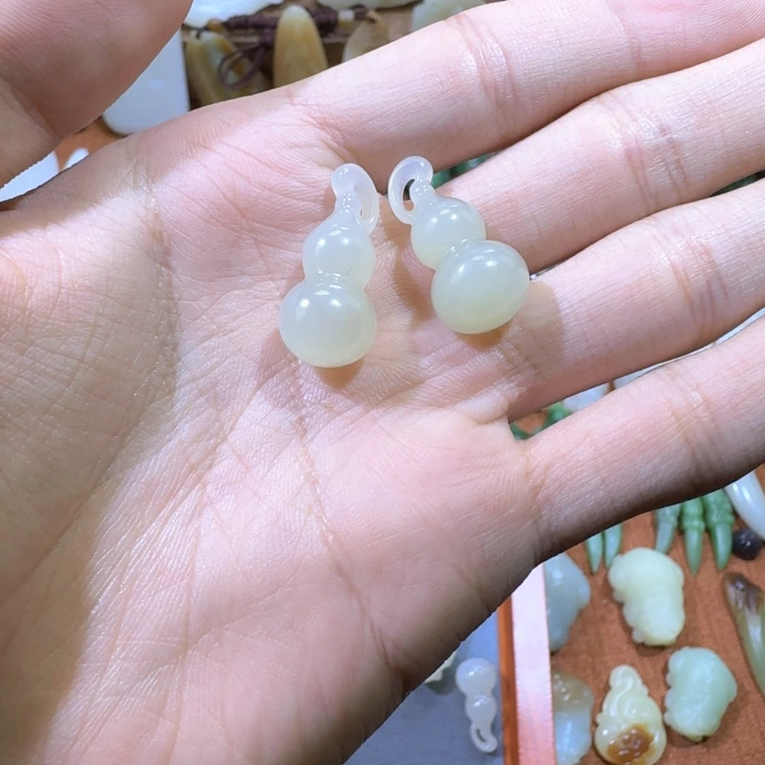 和田玉颈饰未镶嵌鬼*子