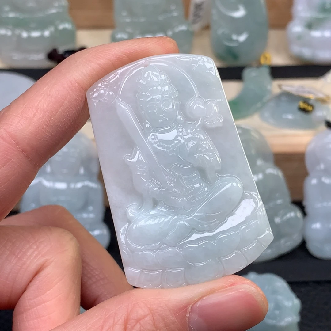 翡翠未镶嵌颈饰翡翠虚空藏