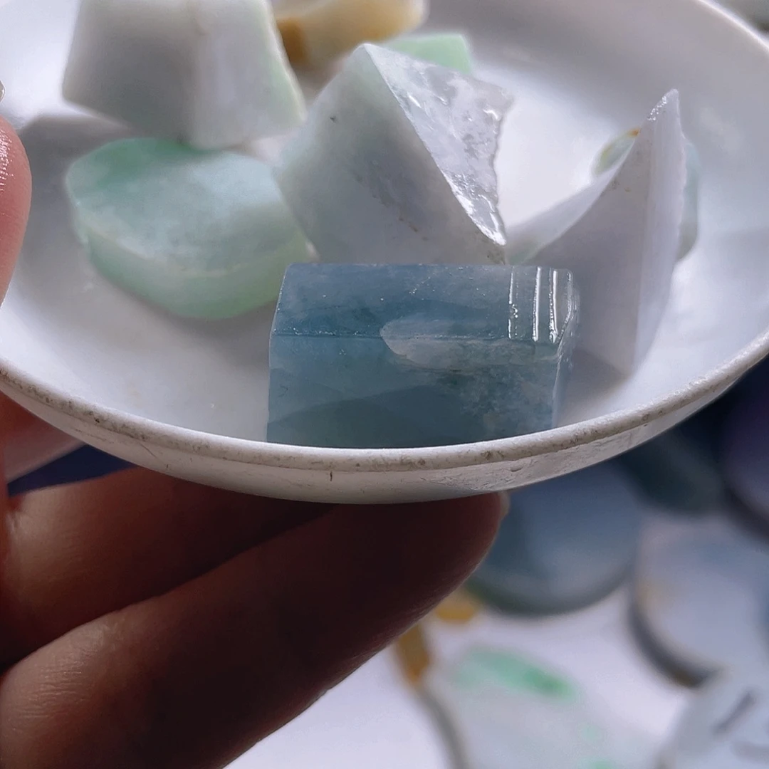 颈饰未镶嵌翡翠鸣*