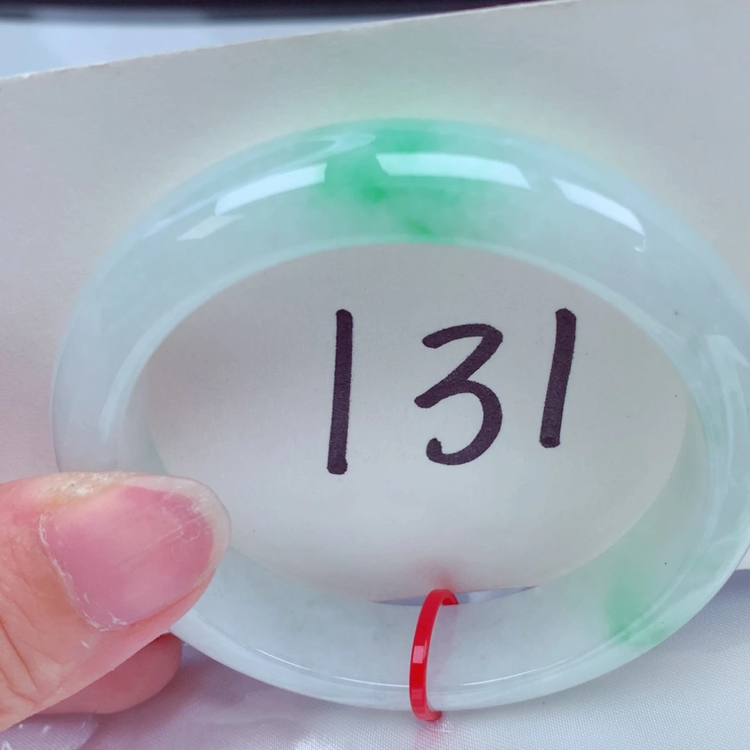 翡翠手镯未镶嵌翡翠