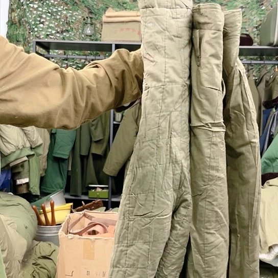 棉直播间的两条棉裤