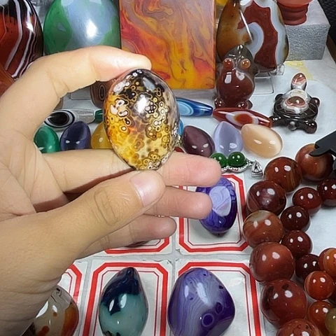 玛瑙/玉髓耳环未镶嵌