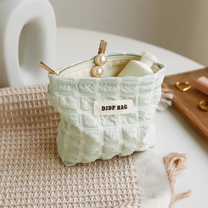 高级感化妆包小号云朵包便携卫生巾收纳袋零钱包内胆包口红大容量