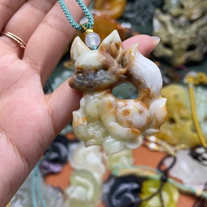 蛇纹石玉未镶嵌吊坠