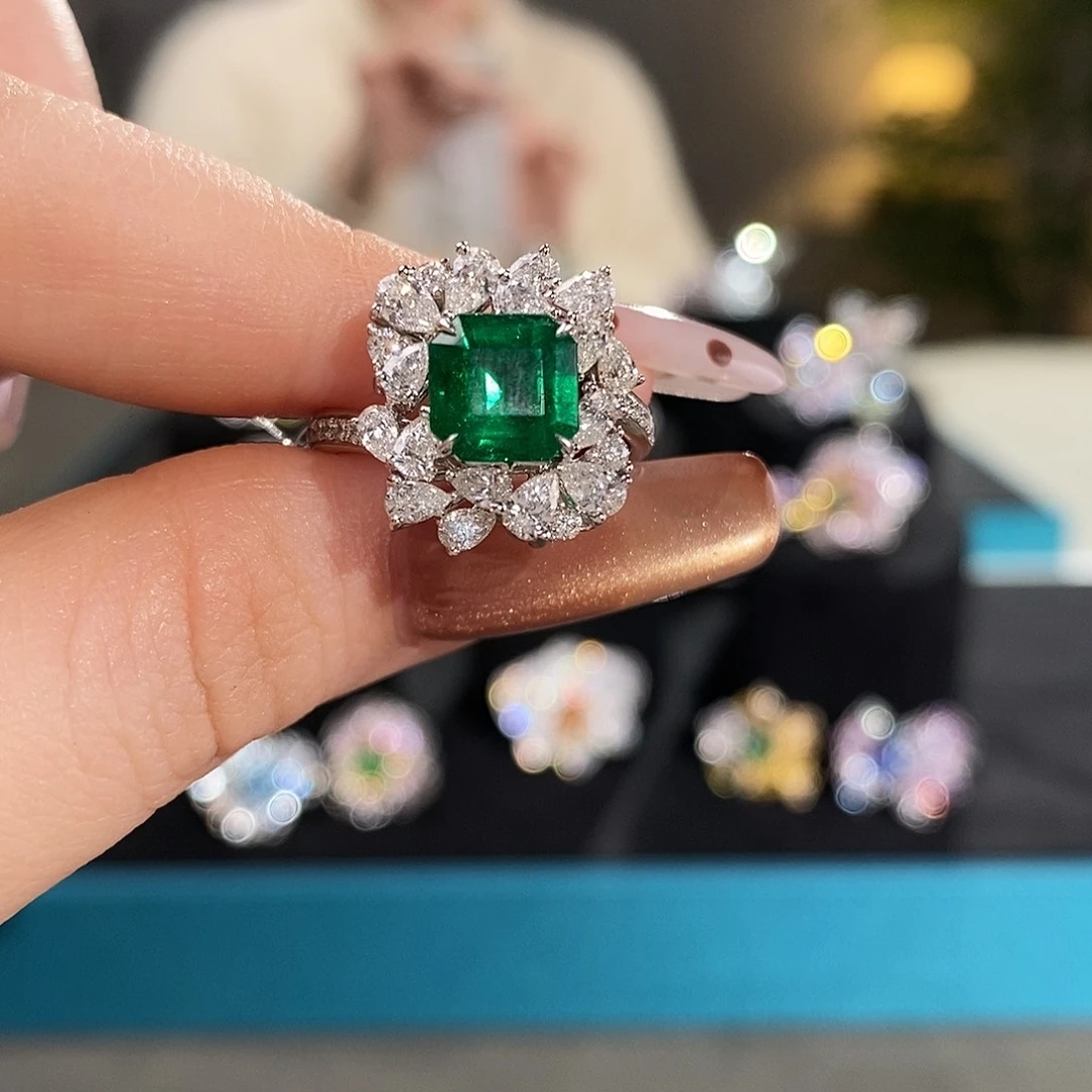 18K金镶嵌祖母绿戒指1.97ct微油沃顿绿吉尔德