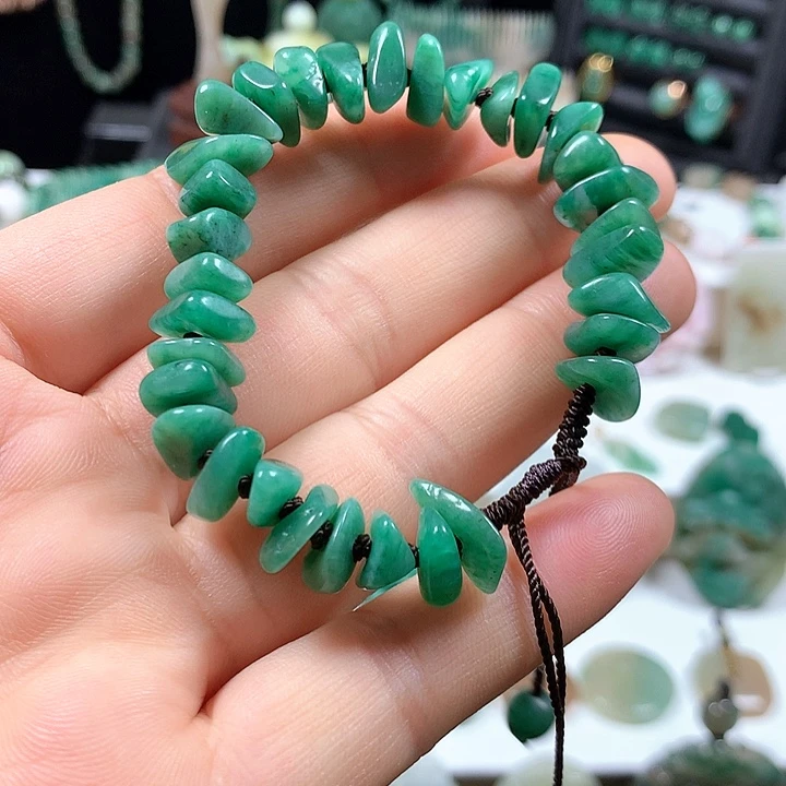 未镶嵌独山玉颈饰