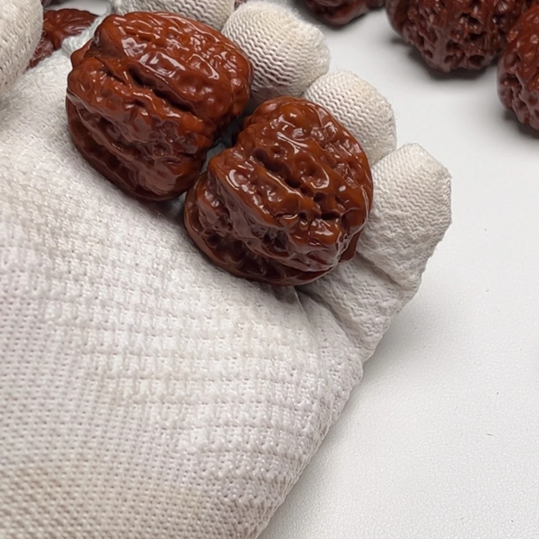 寅***桃核吊坠文玩核桃链接