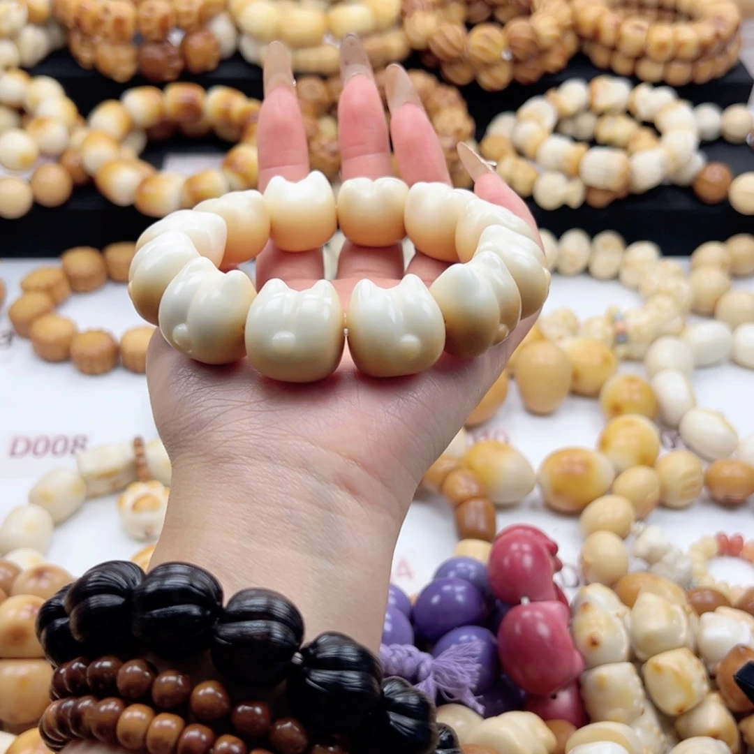 吊坠白玉菩提半壁色柯基屁屁22-23