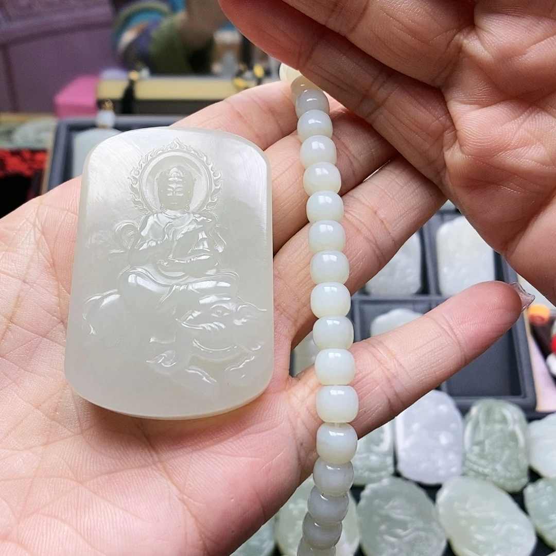 和田玉颈饰未镶嵌某*某