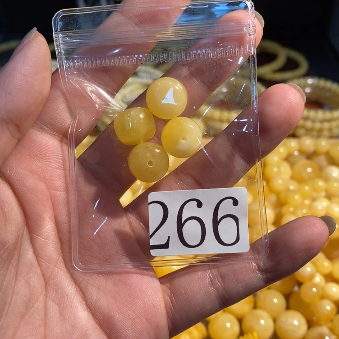 未镶嵌琥珀珠宝奇石266