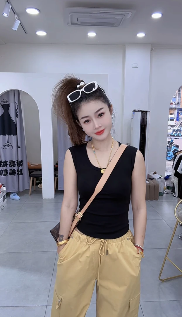 炫彩阁3691【修身背心带胸垫】