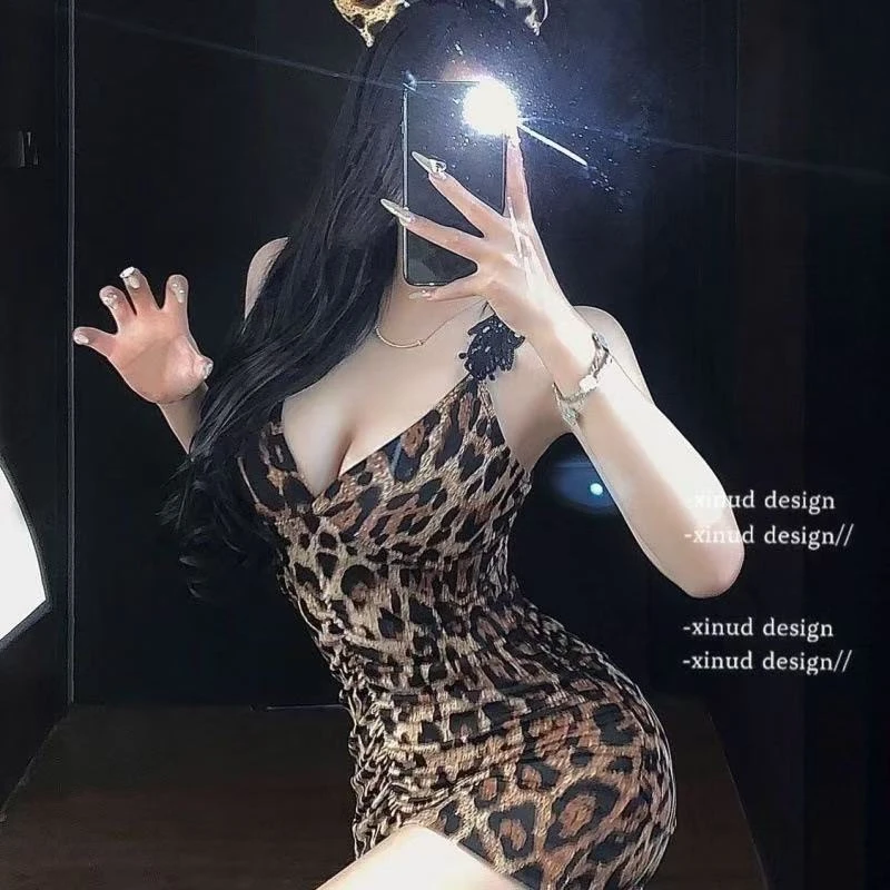 豹纹吊带性感睡裙