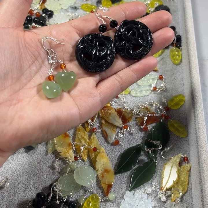 蛇纹石玉耳饰未镶嵌