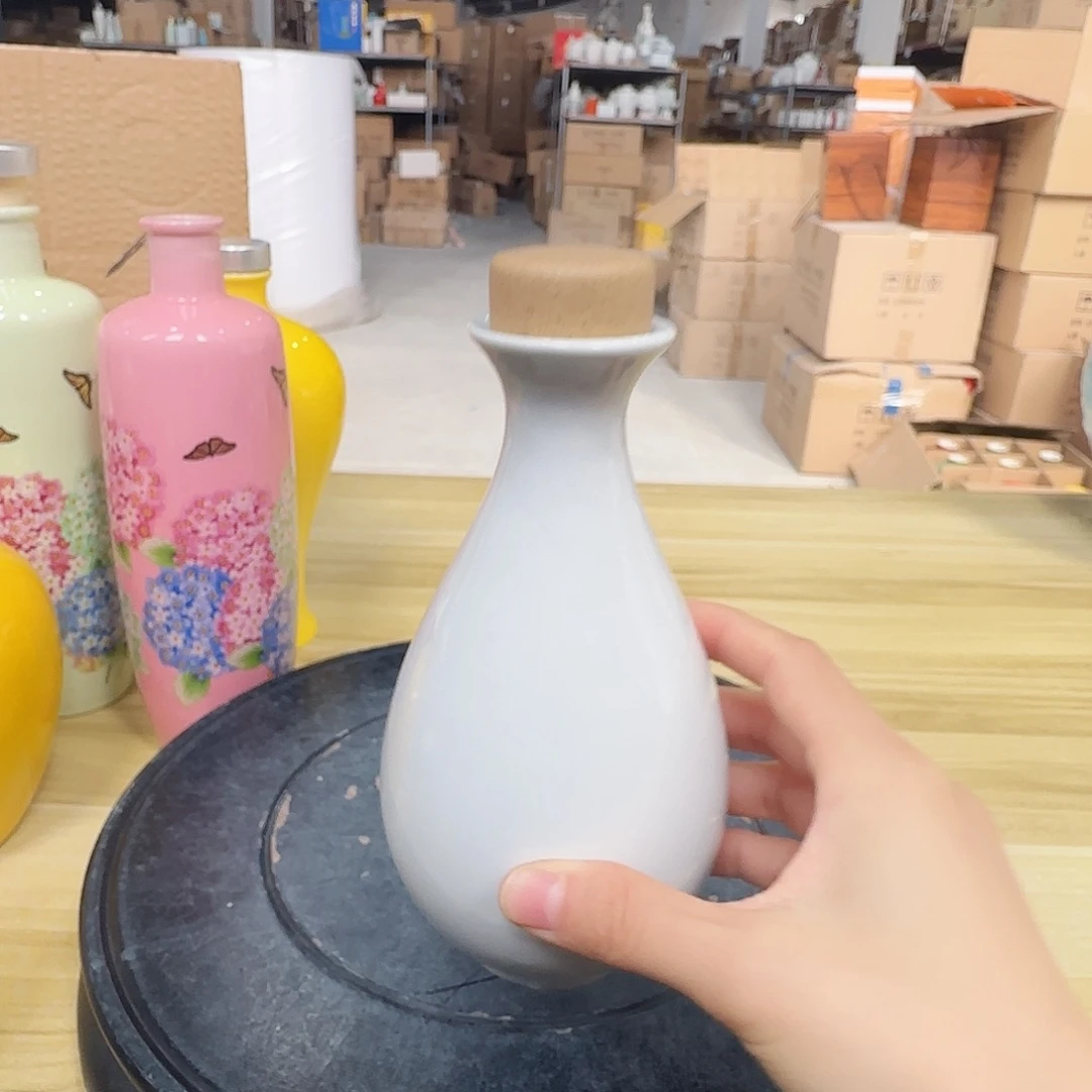 半斤装酒瓶2个，开播福利