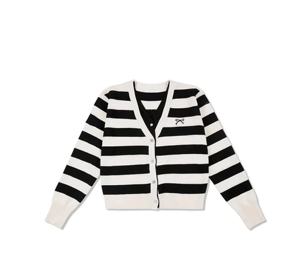 新款2025早春撞色条纹宽松小香风刺绣假两件领时尚洋气百搭针织衫