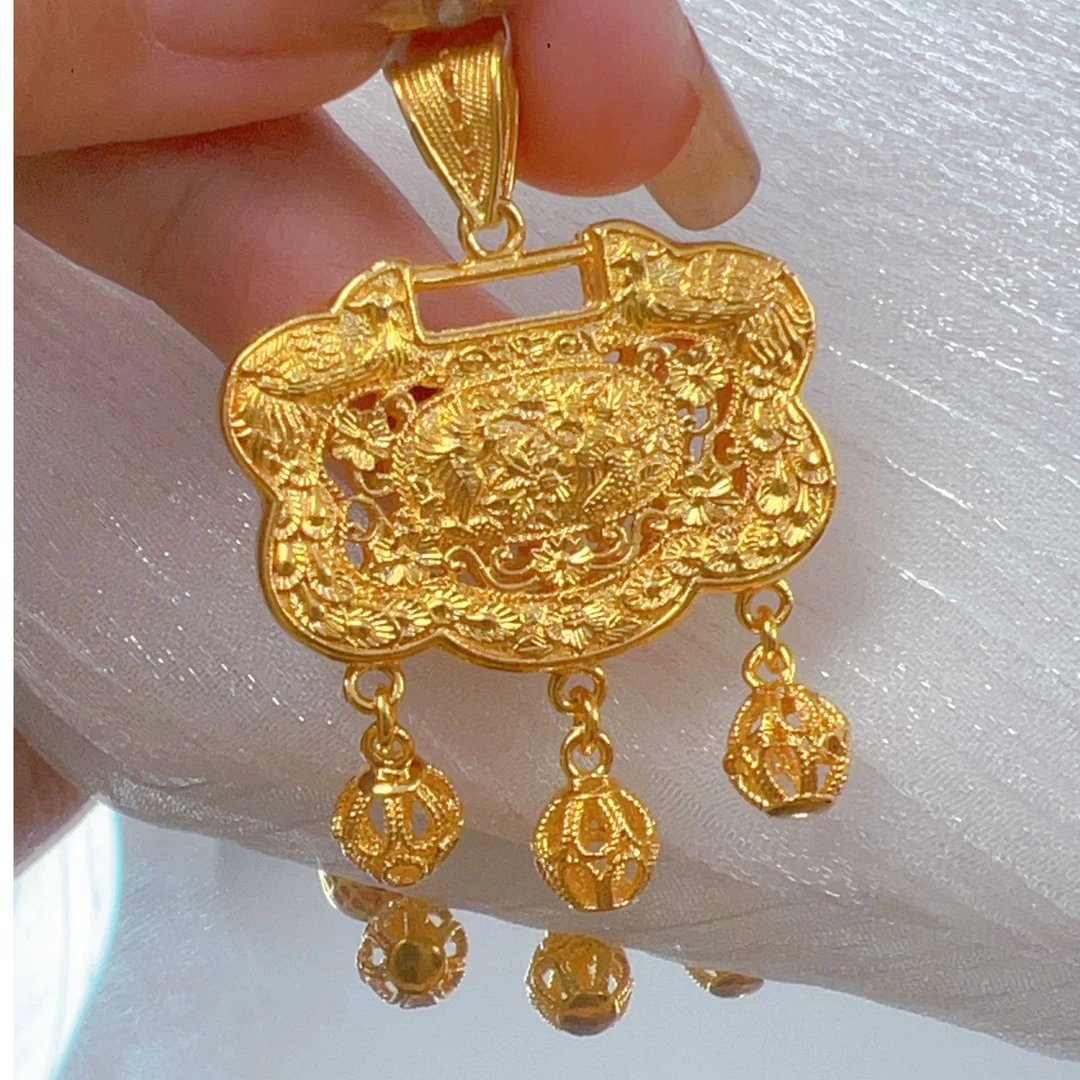 吊坠足银 足银花丝鱼戏梅锁吊坠