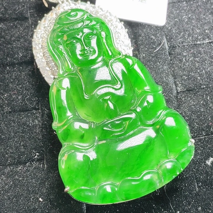 翡翠未镶嵌颈饰75