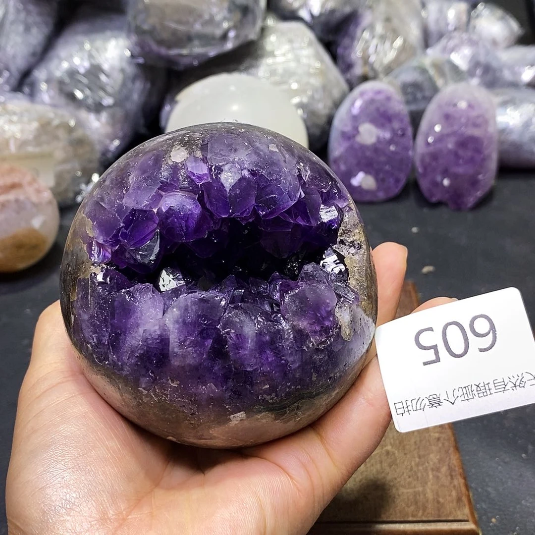 未镶嵌水晶大型摆件（非配饰）