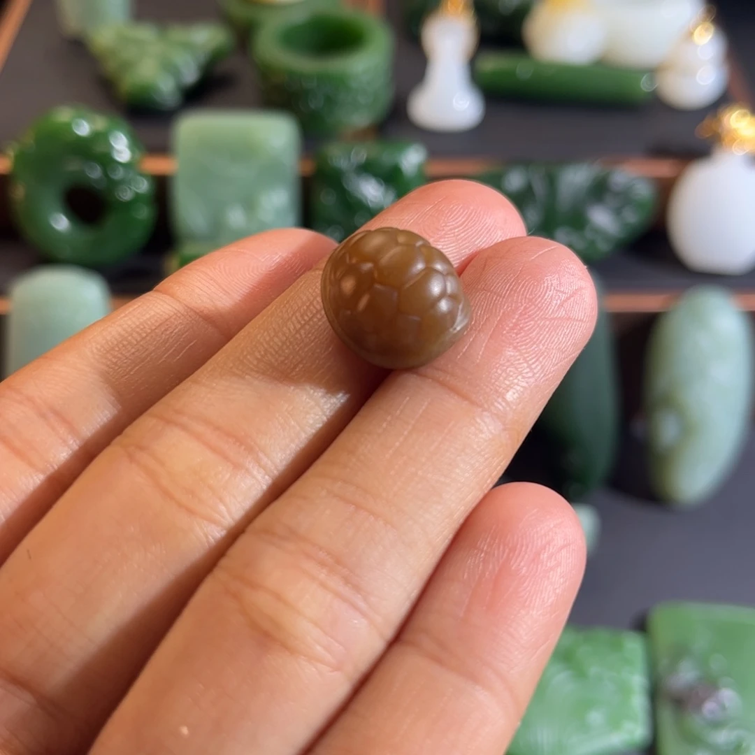 和田玉未镶嵌颈饰定制