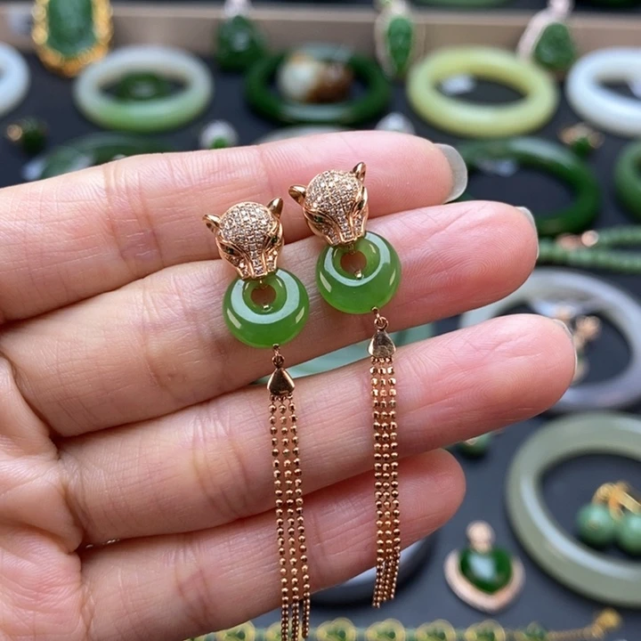 18K金镶嵌和田玉耳饰