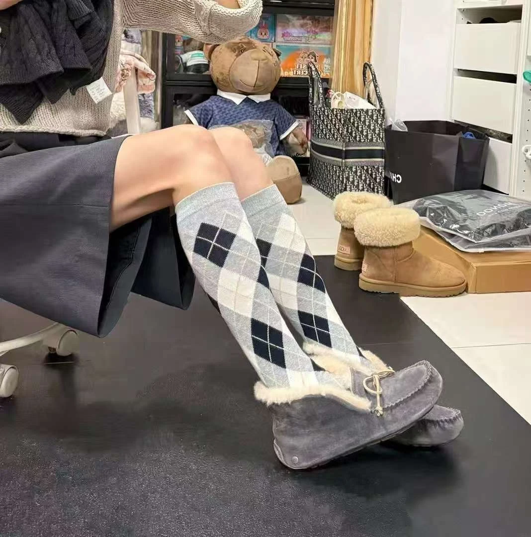 A001-200 时尚中高筒潮袜