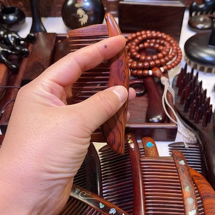 红酸枝木类红木插齿梳子