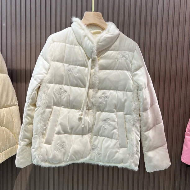 2296 拼接毛边丝绒提花外套