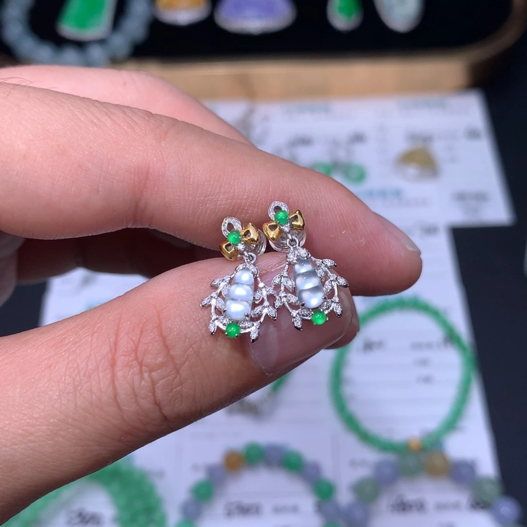 翡翠18K金镶嵌颈饰48小时鉴赏期退货不扣服务费