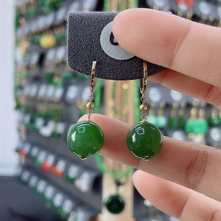 18K金镶嵌和田玉耳饰