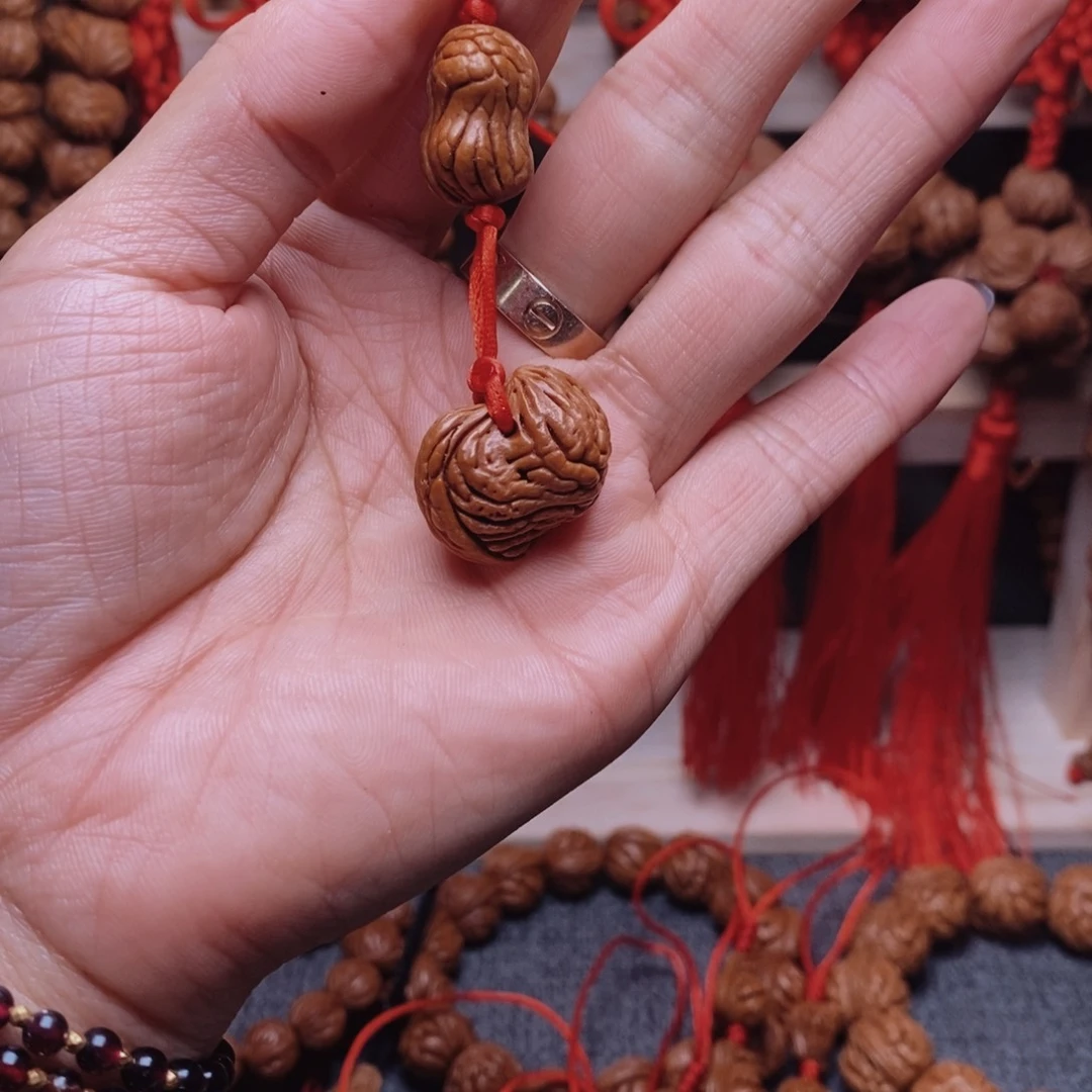 吊坠桃核龙纹桃枭