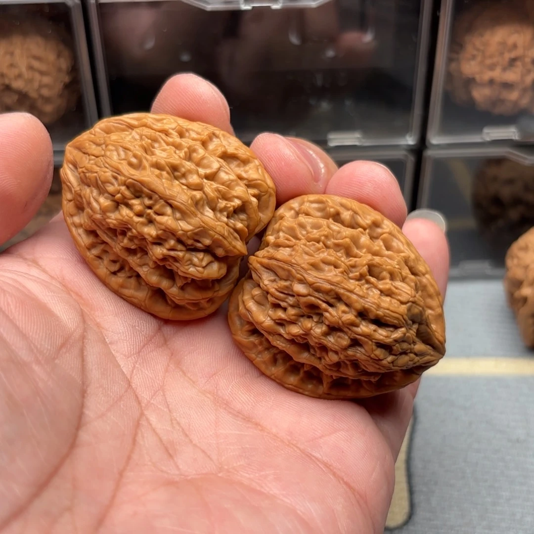 文玩核桃把件F***祥虎头王40