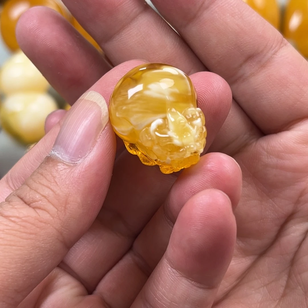 蜜蜡未镶嵌珠宝奇石