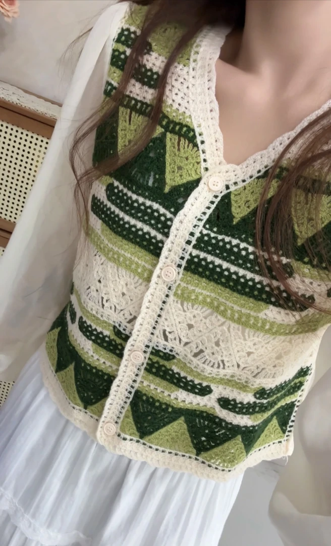 笑笑家春款绿色小衫