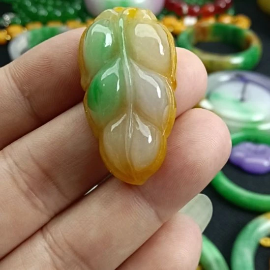 翡翠未镶嵌挂件翡翠