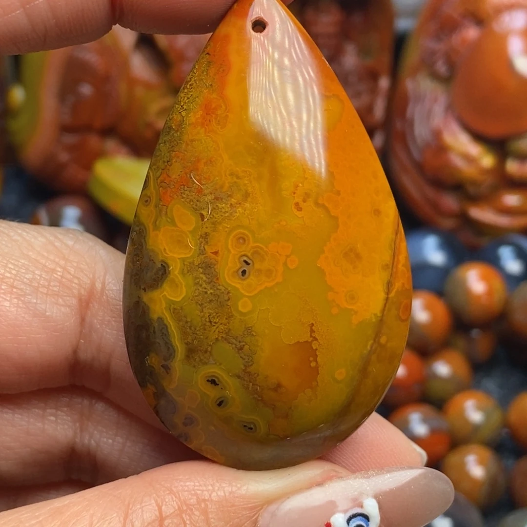 玛瑙/玉髓颈饰未镶嵌战国红