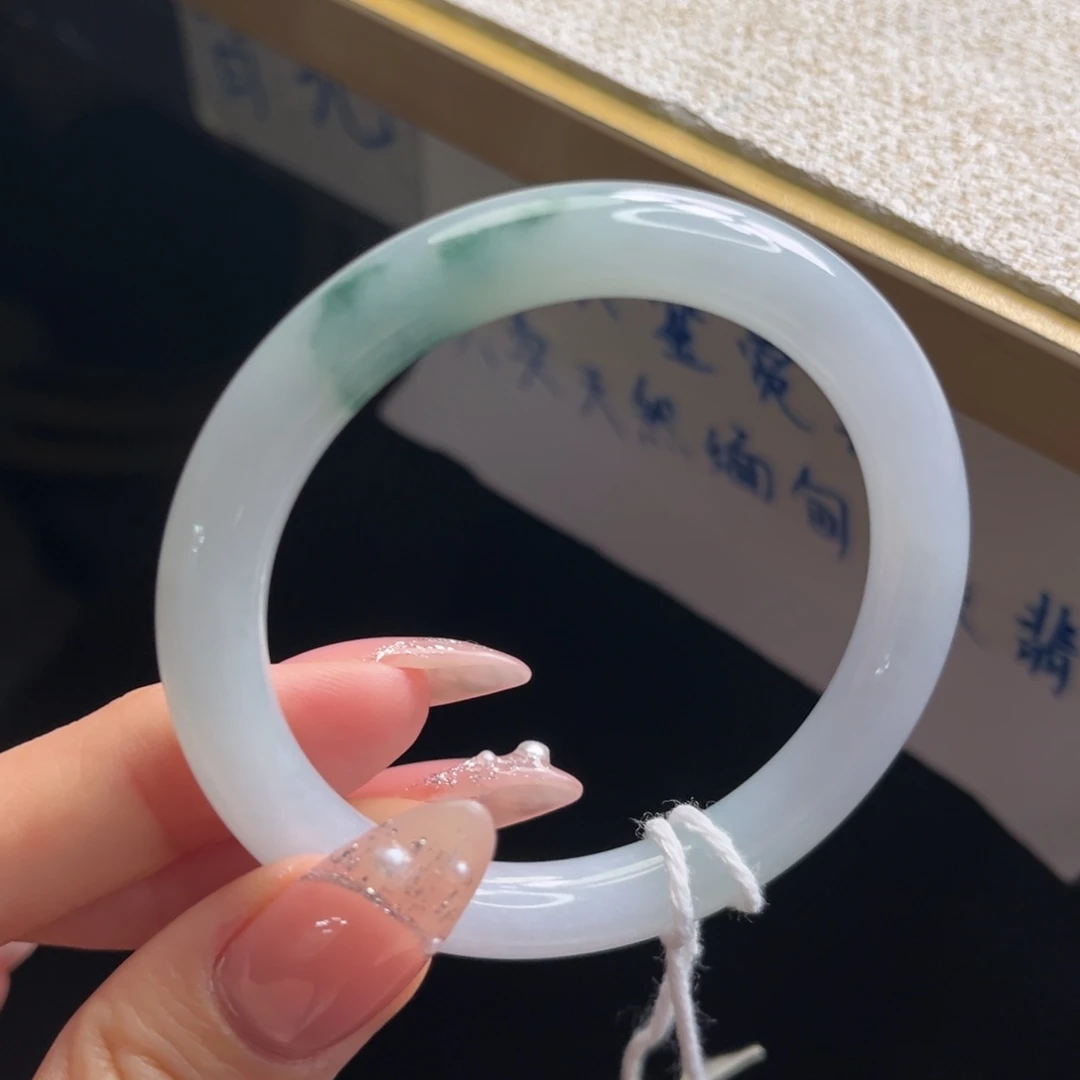 翡翠未镶嵌手镯手镯