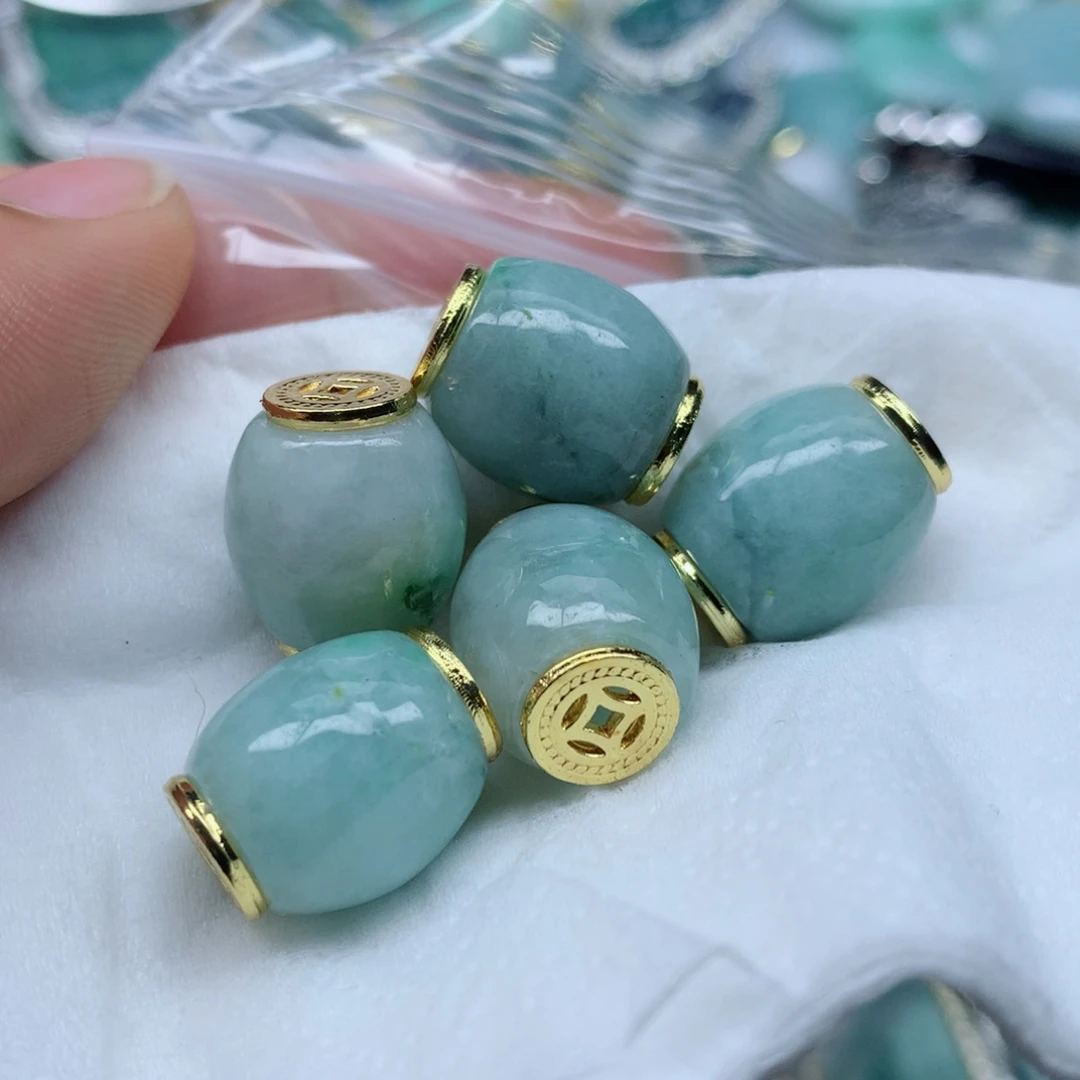 翡翠颈饰未镶嵌手串