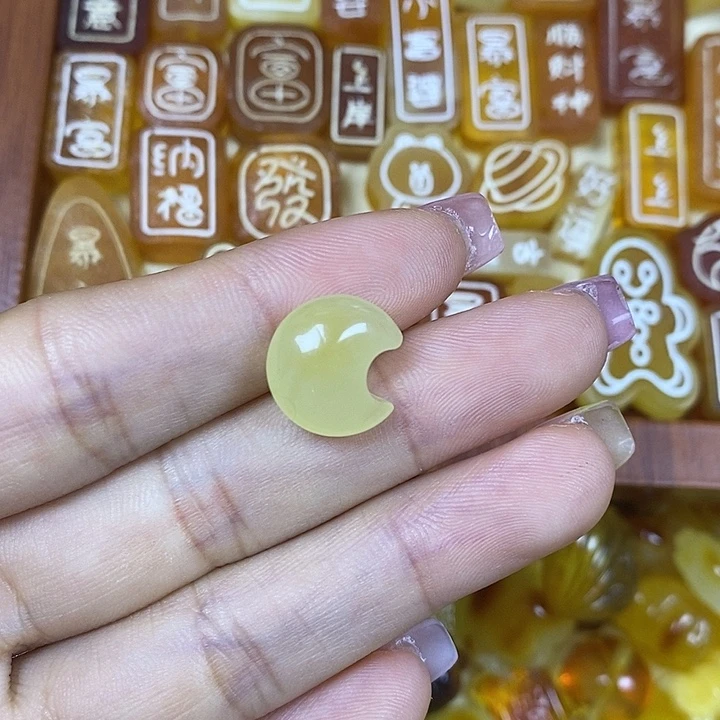 橄榄核吊坠小月亮164