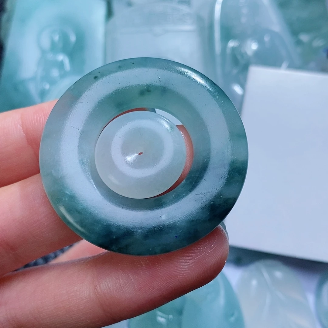 定制翡翠未镶嵌毛货付款后确认抛光