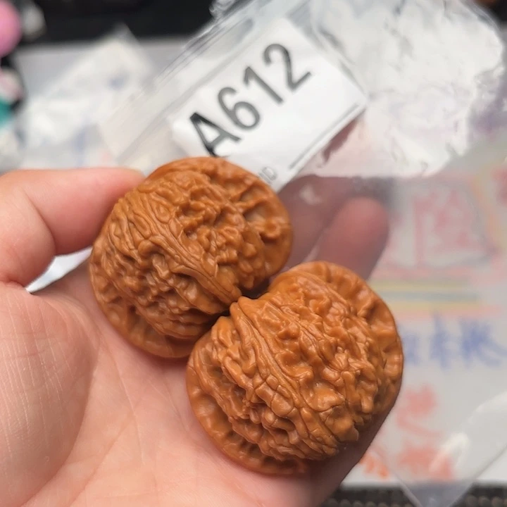 把件桃核核桃白狮子45