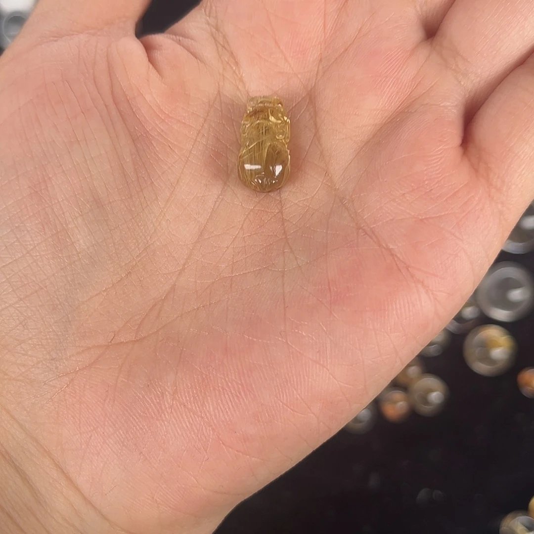 水晶手串未镶嵌貔貅板钛